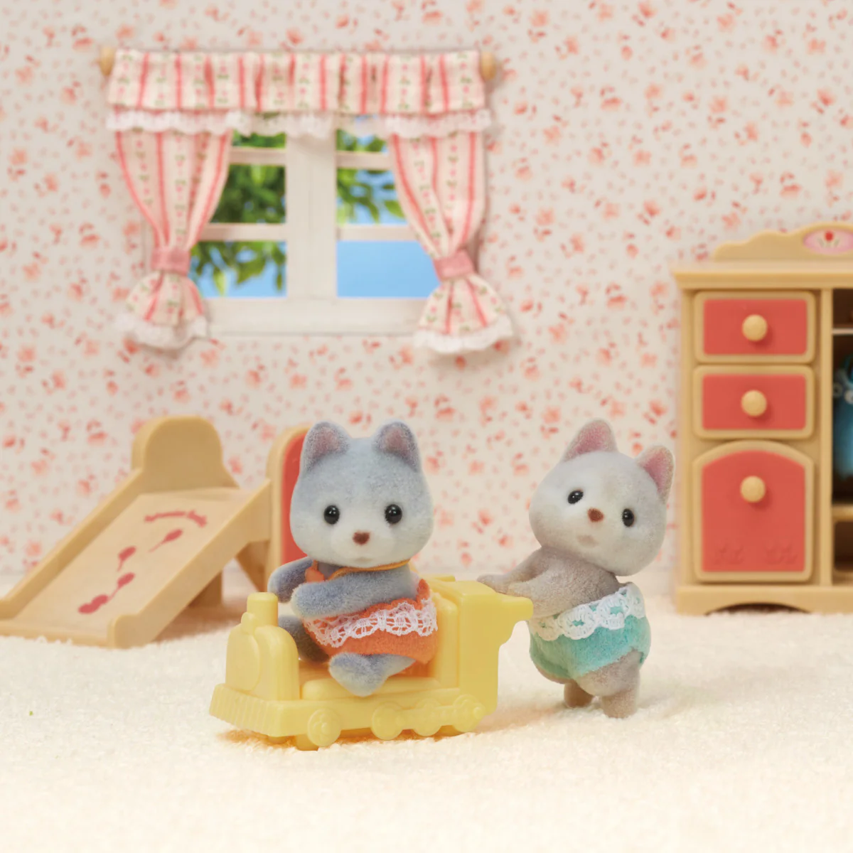 Calico Critters Husky Twins - Image 3
