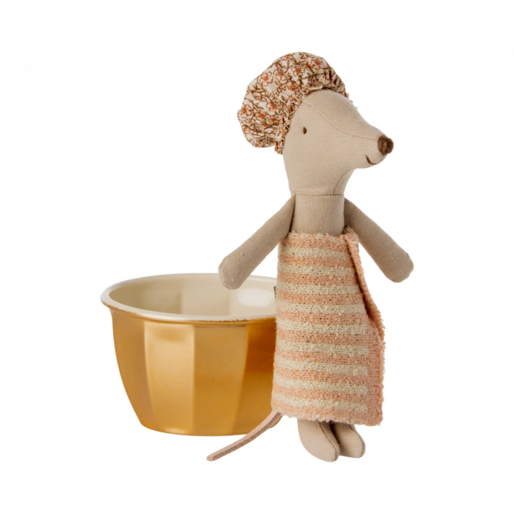 Maileg Big Sister Wellness Mouse - Image 2