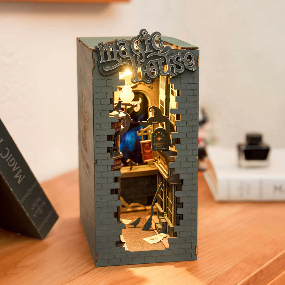 Rolife Book Nook & Wonderland Magic House - Image 2