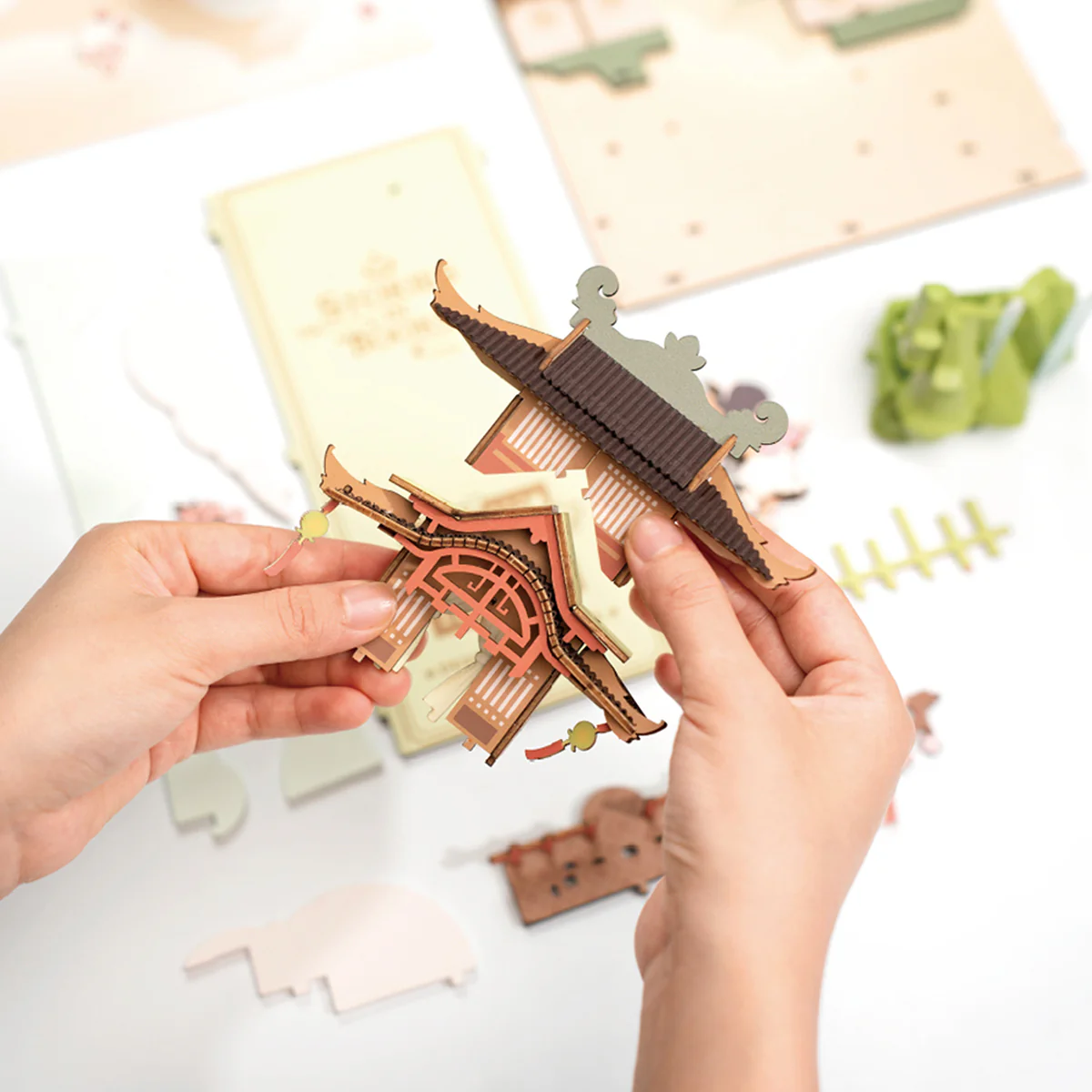 Rolife DIY Book Nook & Wonderland Falling Sakura - Image 3